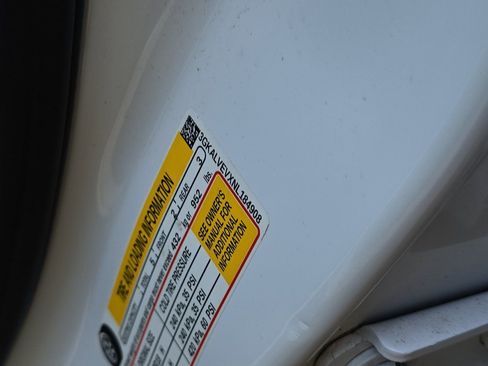 Used 2022 GMC Terrain SLT image 29