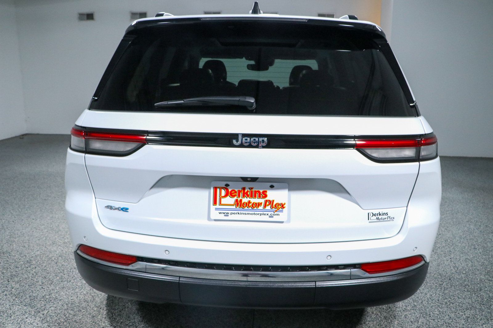 Used 2023 Jeep Grand Cherokee 4WD 4xe image 8