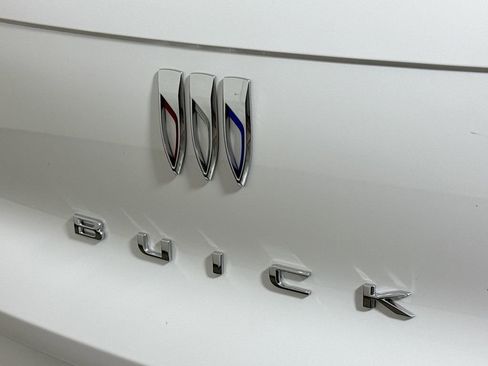 New 2026 Buick Envista Avenir image 17