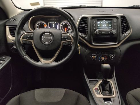 Used 2016 Jeep Cherokee Sport FWD image 22