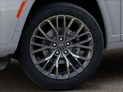 New 2026 Jeep Grand Cherokee L Summit AWD/4WD image 8