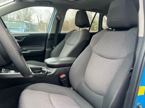 Used 2019 Toyota RAV4 XLE image 11