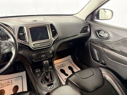 Used 2020 Jeep Cherokee Trailhawk w/ Cold Weather Group image 22