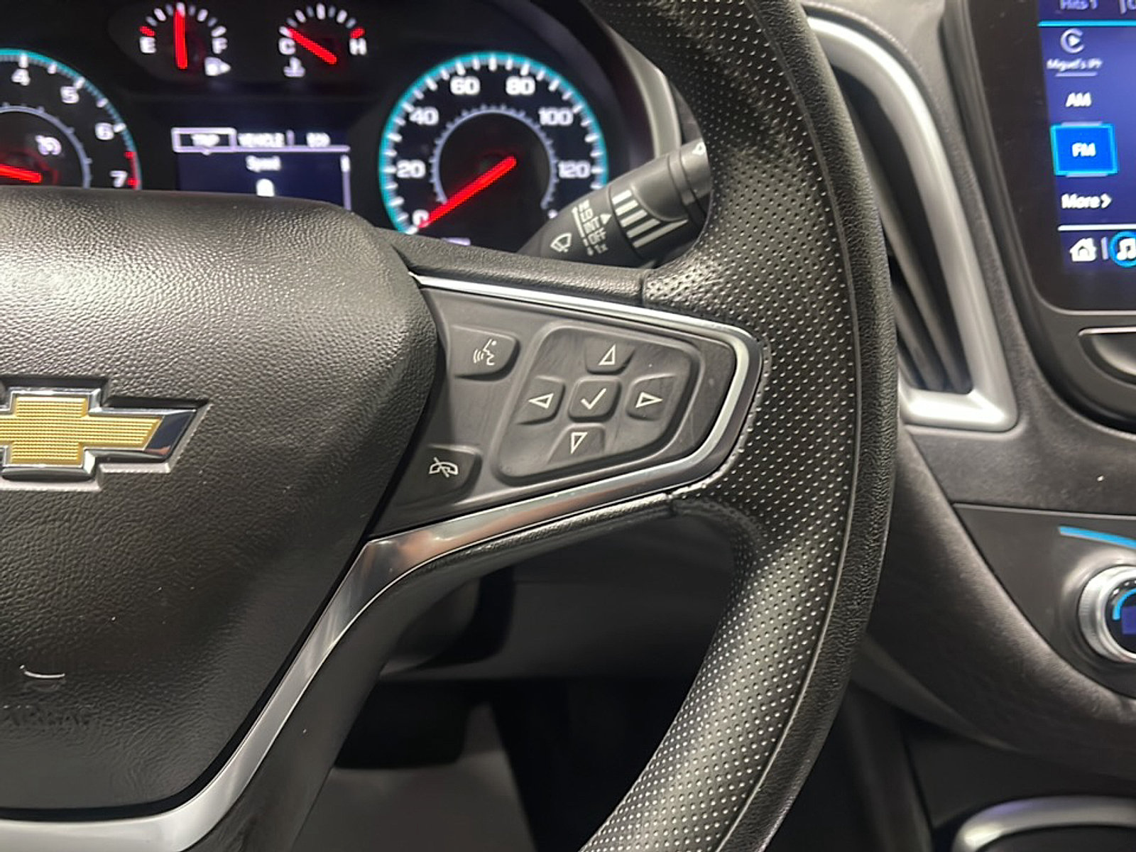 Used 2025 Chevrolet Malibu LT FWD image 7