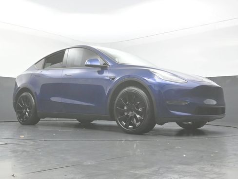 Used 2021 Tesla Model Y 2WD image 45