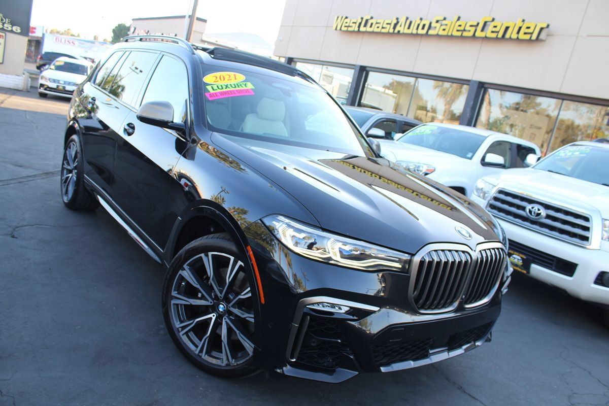 Used 2021 BMW X7 M50i w/ Dynamic Handling Package AWD/4WD image 50
