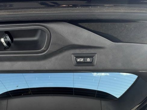 Used 2023 BMW X7 xDrive40i w/ M Sport Package image 8