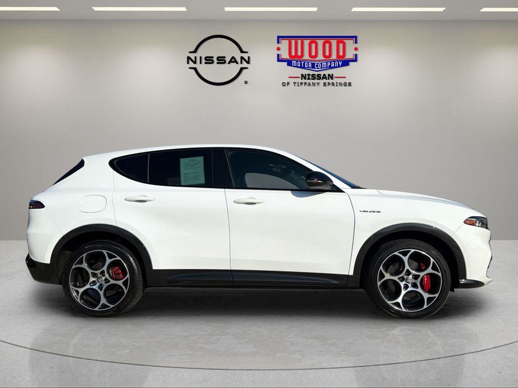 Used 2024 Alfa Romeo Tonale Veloce AWD/4WD image 2