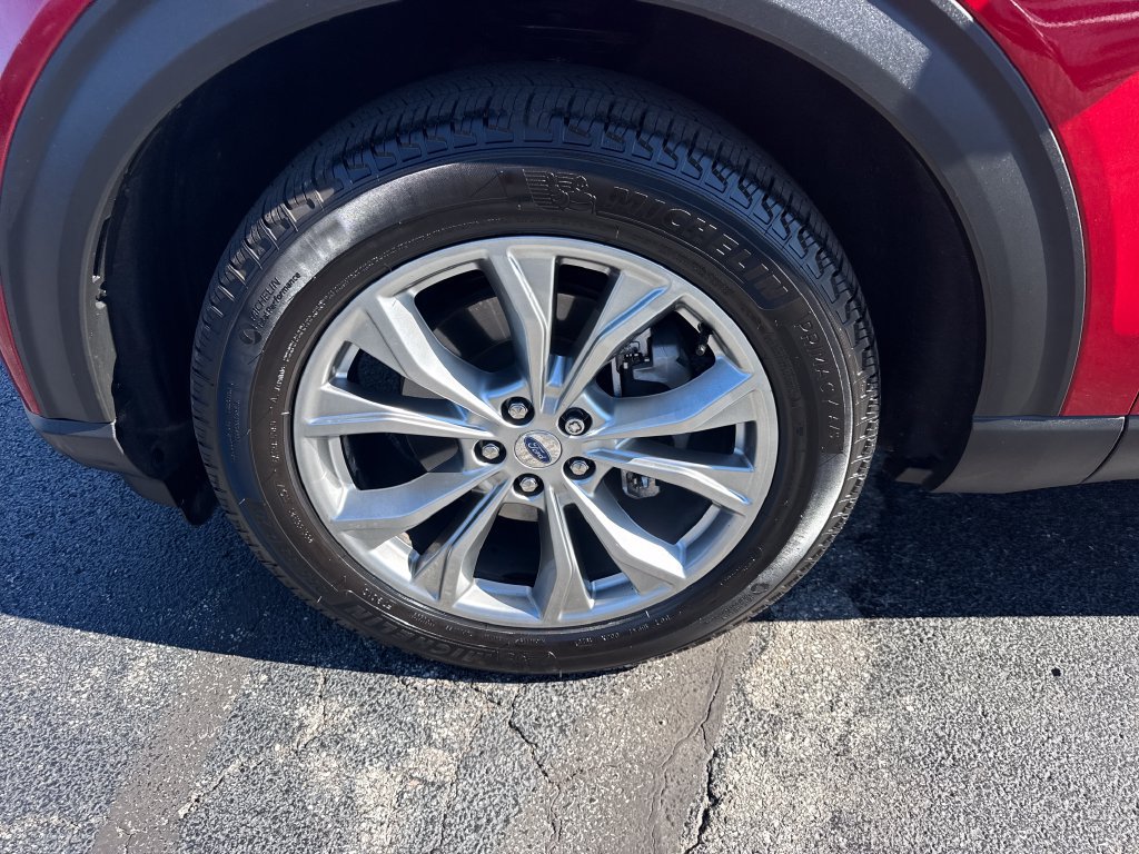 Used 2021 Ford Explorer Limited w/ Equipment Group 301A AWD/4WD image 23