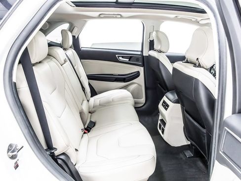 Used 2019 Ford Edge Titanium FWD image 33