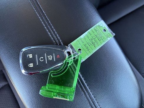 Used 2023 Chevrolet Malibu LT FWD image 32
