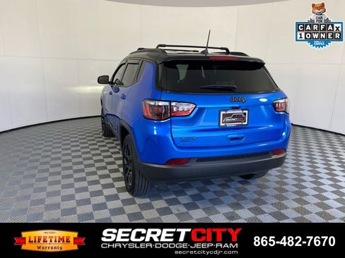 Used 2024 Jeep Compass Latitude w/ Convenience Group AWD/4WD image 5