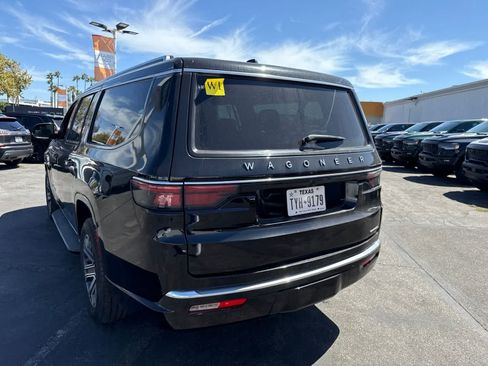 Used 2024 Jeep Wagoneer L Series II RWD image 18