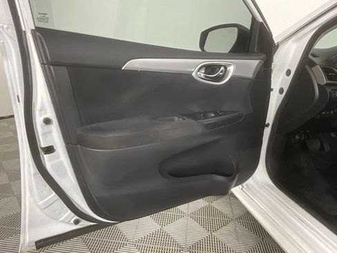 Used 2014 Nissan Sentra SR FWD image 11