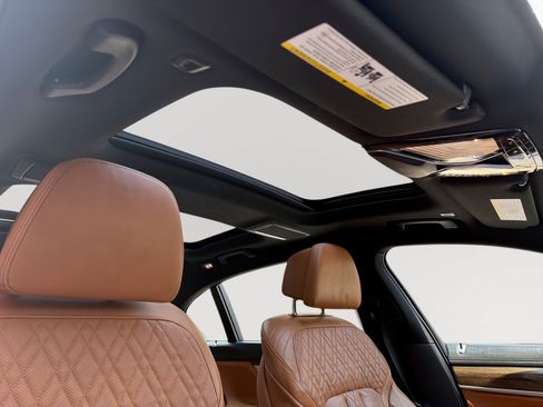 Used 2019 BMW 750i w/ Executive Package RWD image 16