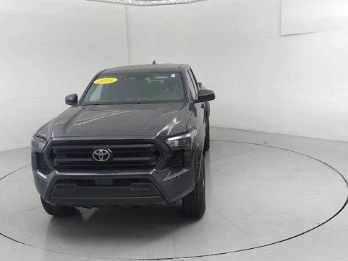 Used 2025 Toyota Tacoma SR image 3