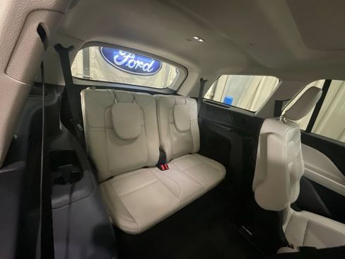 Used 2025 Lincoln Aviator 2WD w/ Jet Appearance Package image 17