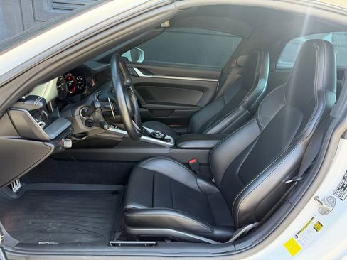 Certified 2022 Porsche 911 Targa 4S image 5