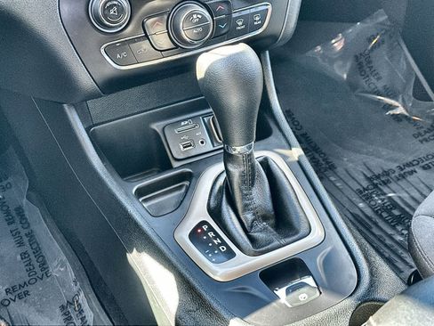 Used 2016 Jeep Cherokee 75th Anniversary image 24