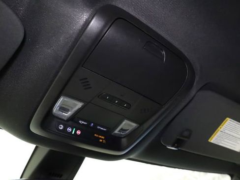 Used 2024 Buick Enclave Essence w/ LPO, Touring Package image 27