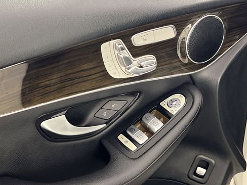 Used 2020 Mercedes-Benz GLC 300 4MATIC image 15