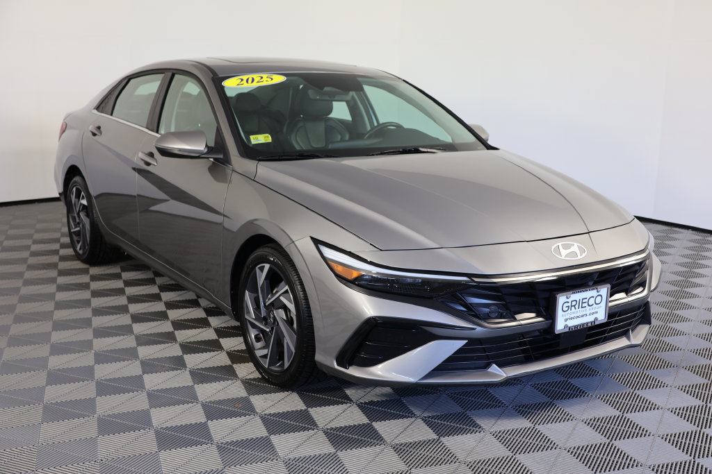 Used 2025 Hyundai Elantra Limited FWD image 1