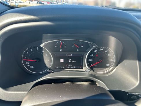 Used 2023 GMC Acadia SLT w/ Preferred Package image 10