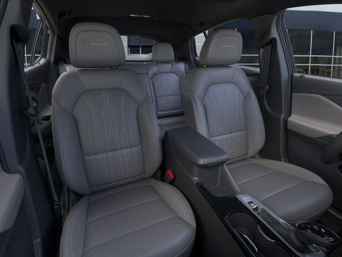 New 2026 Buick Envista Avenir image 16