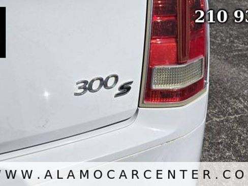 Used 2013 Chrysler 300 S RWD image 11