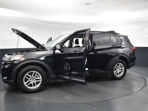 Used 2025 Ford Explorer Active image 24