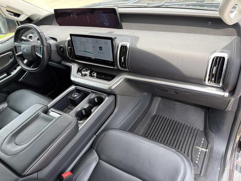Used 2025 Ford Expedition Max Platinum AWD/4WD image 17