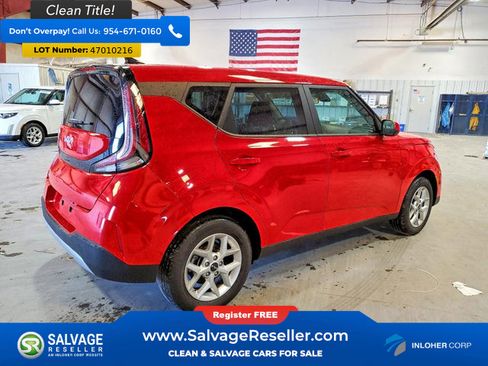 Used 2025 Kia Soul LX w/ LX Technology Package image 4