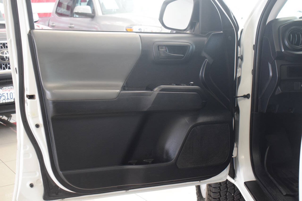 Used 2018 Toyota Tacoma SR RWD image 14