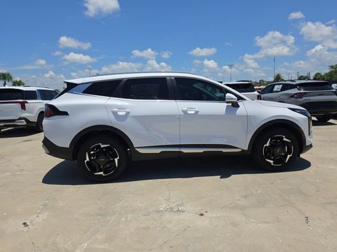 New 2026 Kia Sportage EX AWD/4WD image 9