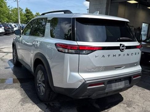 Used 2025 Nissan Pathfinder SV AWD/4WD image 4