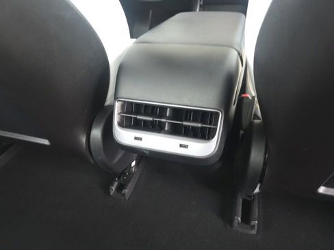 Used 2018 Tesla Model 3 Long Range image 13