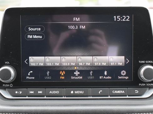 Used 2023 Nissan Rogue S image 28