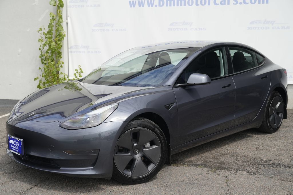 Used 2023 Tesla Model 3 Standard Range RWD image 2