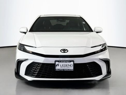 Used 2025 Toyota Camry SE AWD/4WD image 2