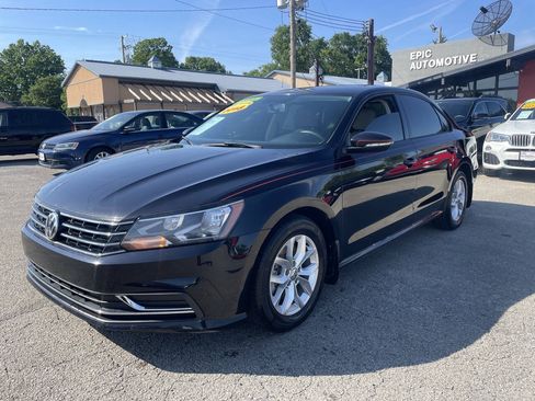 Used 2018 Volkswagen Passat 2.0T S FWD image 1