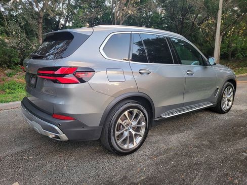 Used 2025 BMW X5 xDrive50e AWD/4WD image 7