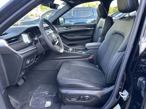 New 2026 Jeep Grand Cherokee L 4WD image 9