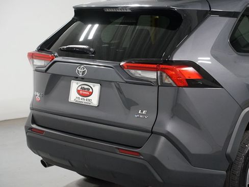 Certified 2025 Toyota RAV4 LE AWD/4WD image 9