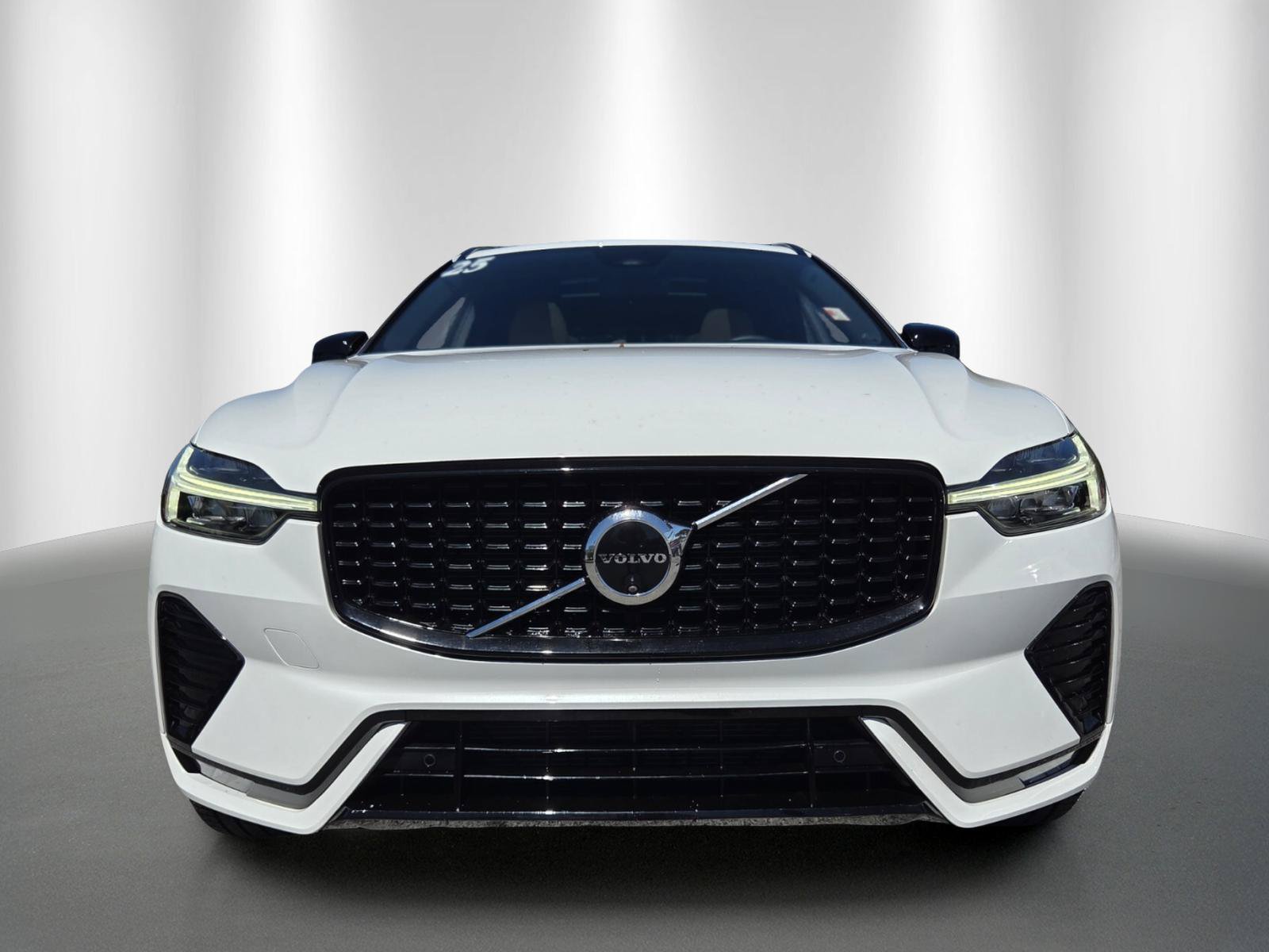 Used 2025 Volvo XC60 B5 Ultra w/ Protection Package Premier AWD/4WD image 2