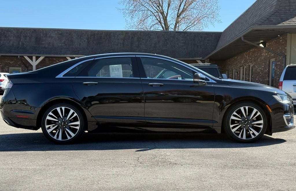 Used 2017 Lincoln MKZ Reserve w/ Climate Package FWD image 6