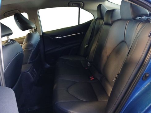 Used 2020 Toyota Camry XLE image 13