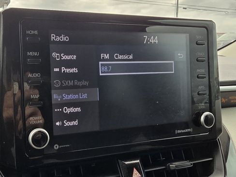 Used 2022 Toyota Corolla LE image 15