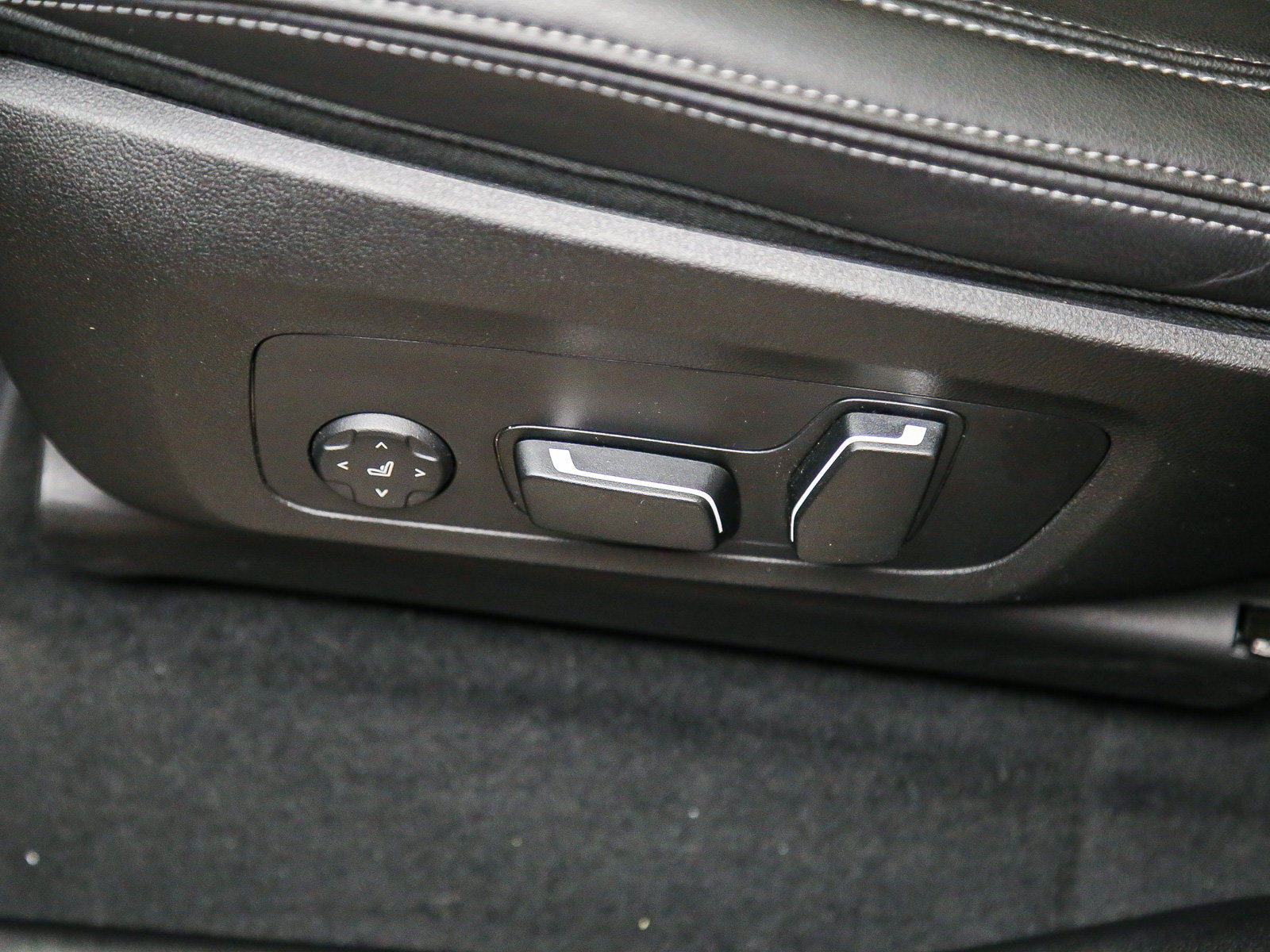 Certified 2024 BMW X4 M40i AWD/4WD image 22