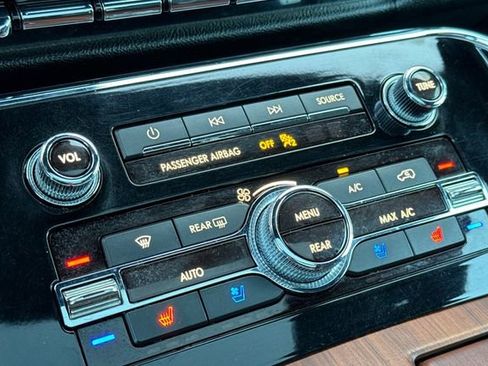 Used 2020 Lincoln Navigator L Reserve w/ Equipment Group 208A Reserve image 32