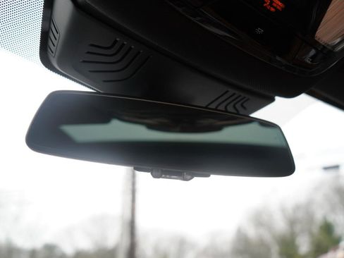 Used 2018 BMW 530e xDrive image 32